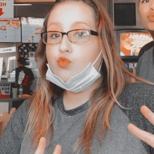 Meet your Posher, Laressa